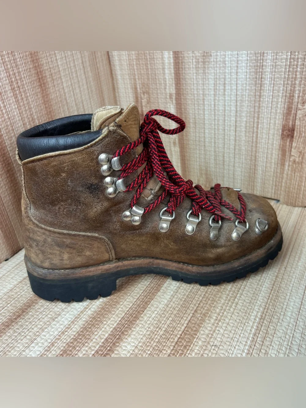 VINTAGE Dexter Mountaineer Hiking Boots Men's Sz 7 M Brown Suede Leather Vibram